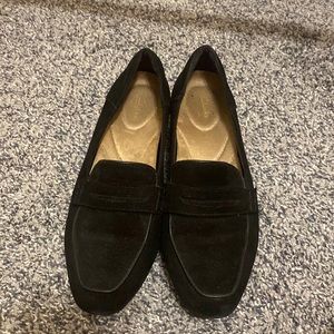 Clarks suede loafers in very good condition. Size 6.